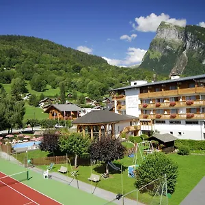 Chalet-hotel Neige Et Roc, The Originals Relais Samoens